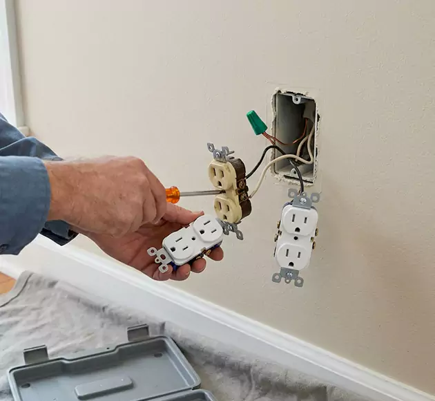 Professional Outlet Replacement: Your Local Swap-Out Team in Urbandale, IA